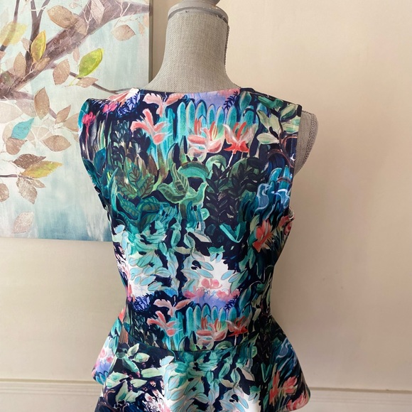 H&M MULTI COLOR FIT & FLARE SLIP ON SLEEVELESS TOP SIZE MEDIUM🌟EUC🌟 - Picture 7 of 10